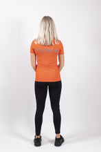 Afbeelding in Gallery-weergave laden, Orango Running - Womens T-shirt short sleeve V-neck - Cherry Tomato - P010-201C