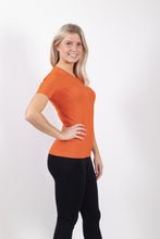 Afbeelding in Gallery-weergave laden, Orango Running - Womens T-shirt short sleeve V-neck - Cherry Tomato - P010-201C