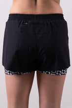 Afbeelding in Gallery-weergave laden, Orango Running - Womens Short with inner pants - Black / Black/White - 12040
